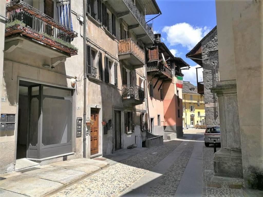 Il Vicolo By Turistica Apartment Domodossola Exterior photo